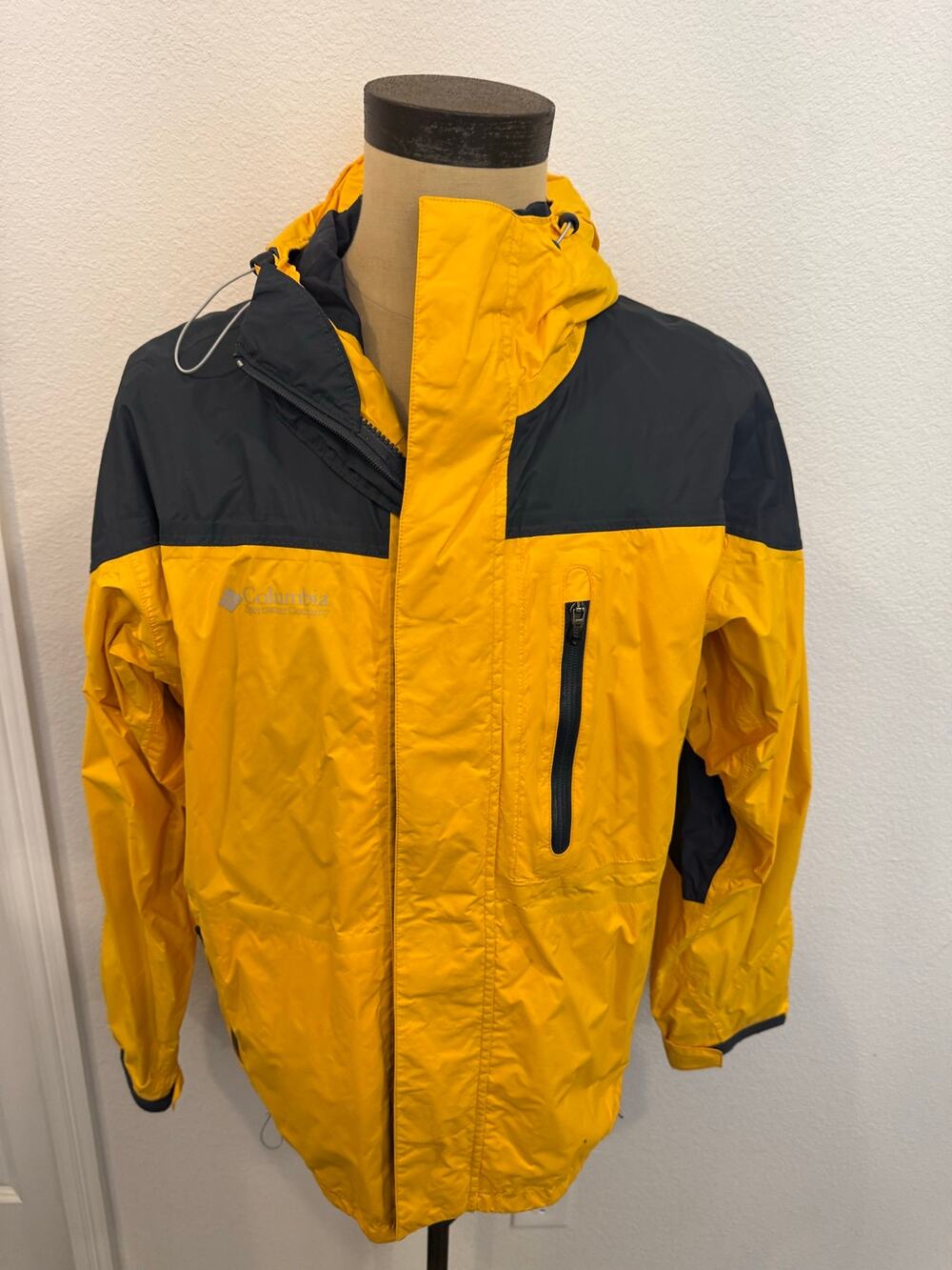 Columbia Titanium rain Jacket Men’s Large Omnitech waterproof breathable yellow